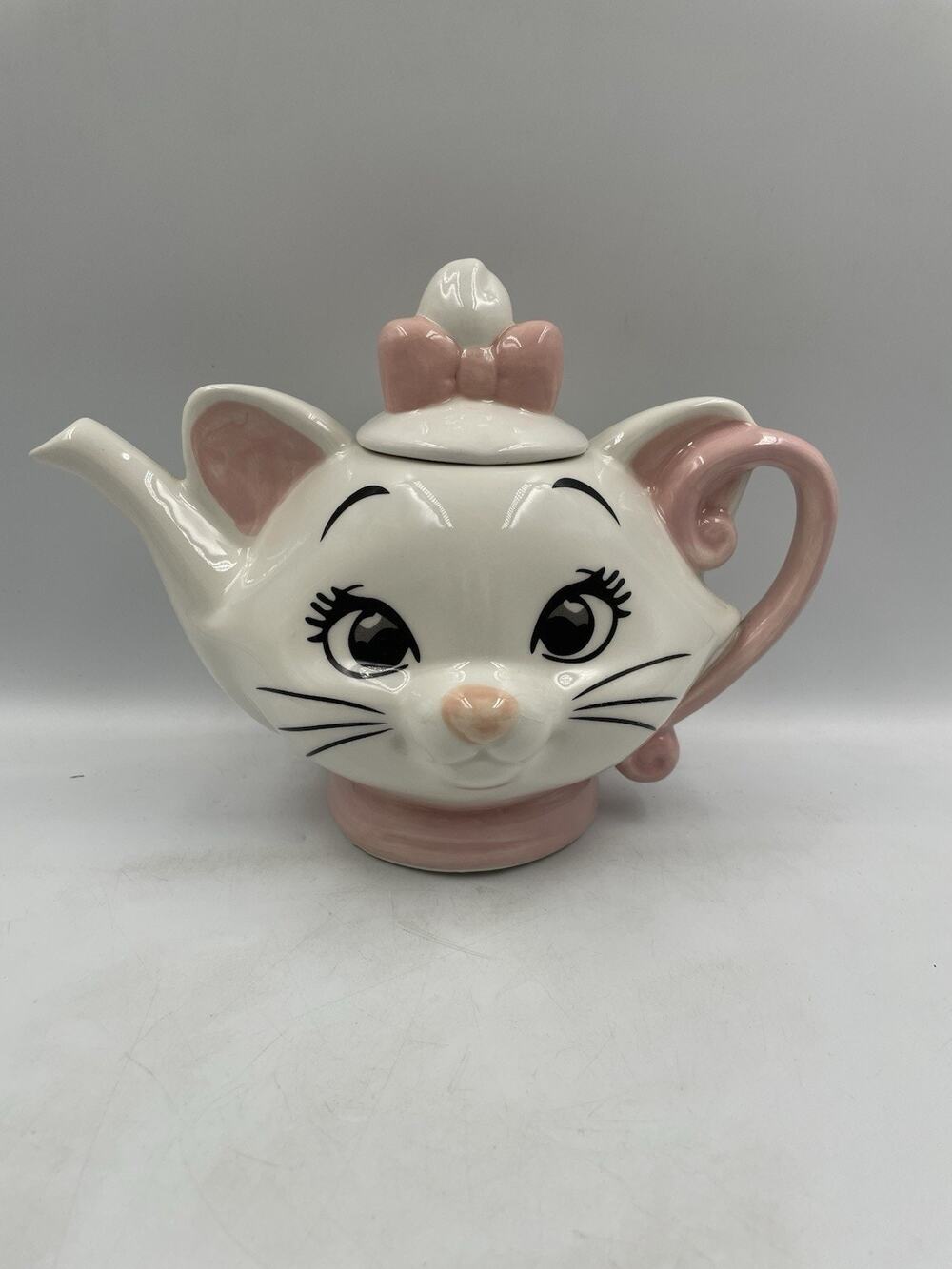 NEW Disney Marie The Aristocats White Cat With Pink Bow Figural Teapot With Lid